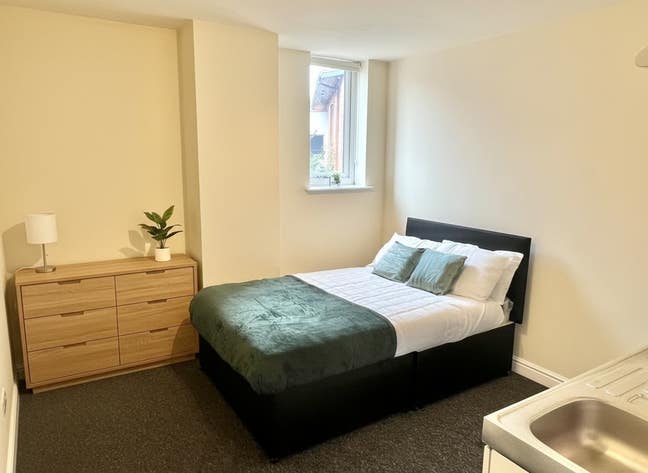 City Centre Studio, Kitchenette & Shower Room NG1 Main Photo