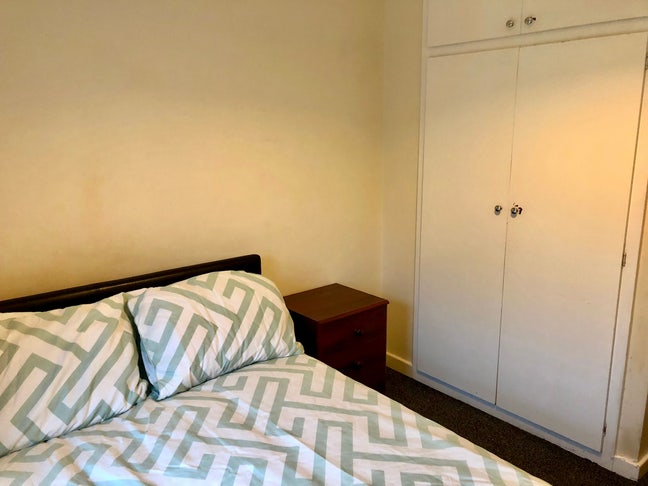 Double room in friendly house share Main Photo