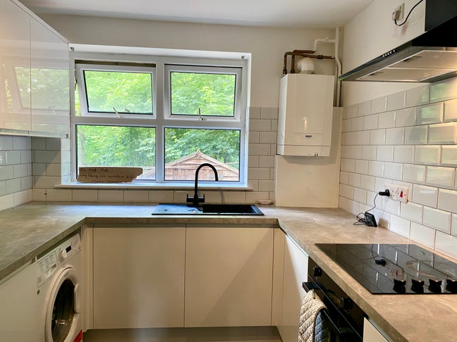 Double room in friendly house share Main Photo