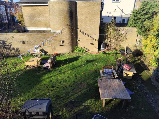 Spacious double in beautiful home with garden! Main Photo