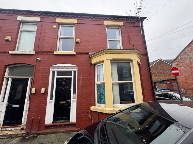 4 Rooms Available in a house share  Grosvenor Rd Main Photo