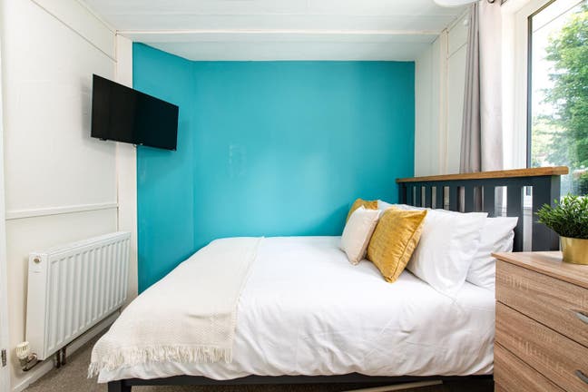 Student Room Available in 4-Bed House!  Main Photo