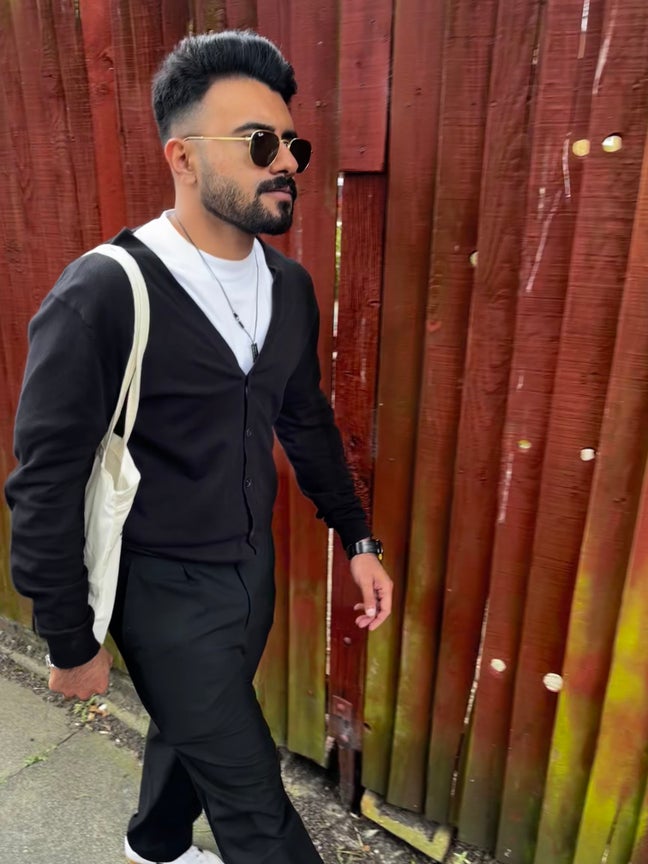 Looking for room to share not more than 2 people.  Main Photo