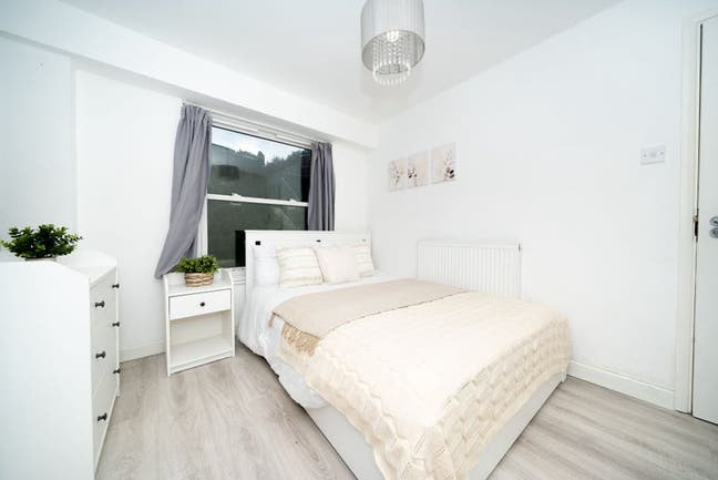 🏡Bright Double Room in Friendly 3-Bed House Main Photo