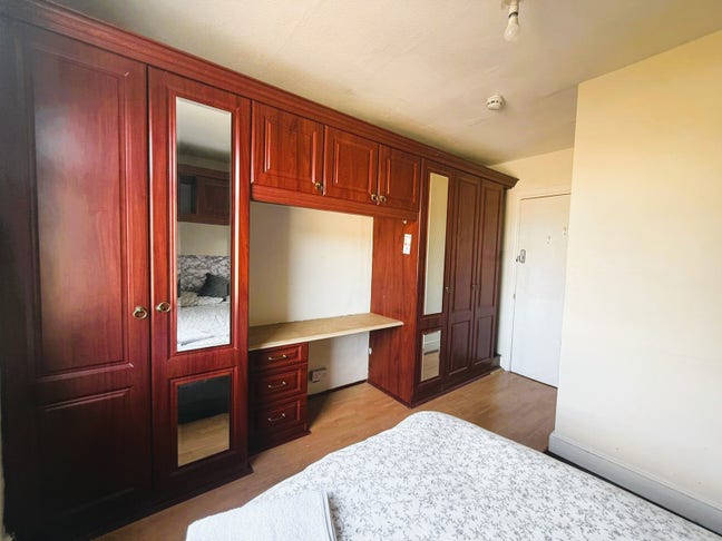 Spacious double bedrooms to rent Main Photo