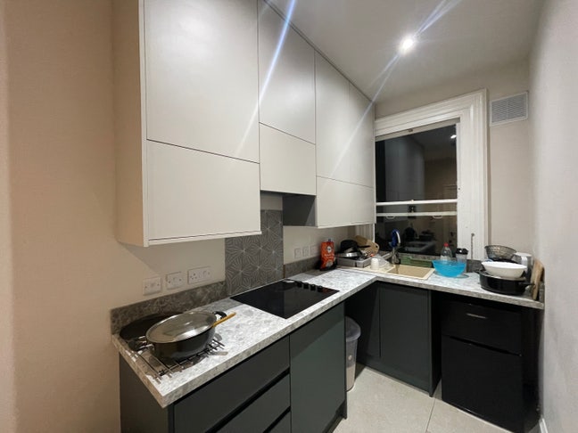 🔥 1 Bedroom Flat - 6 Mins from Train Station🔥 Main Photo
