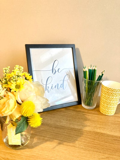 Feel Like a Change of Scenery? 🖼️ Let's Chat 💛 Main Photo