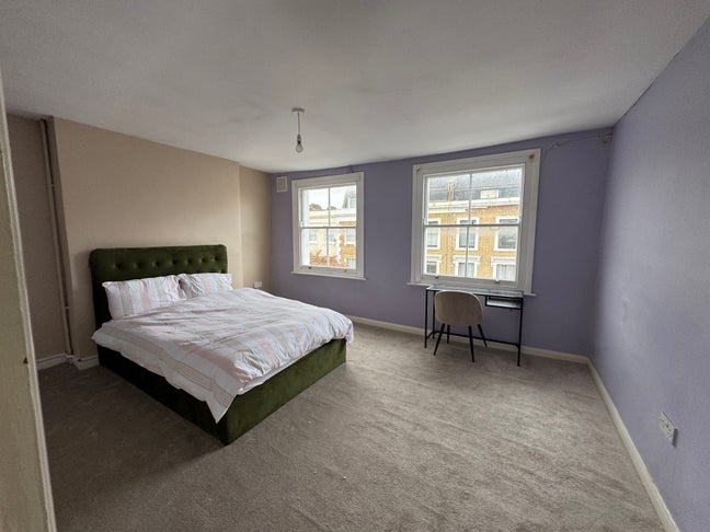 Large bedroom in pretty building N16 Main Photo