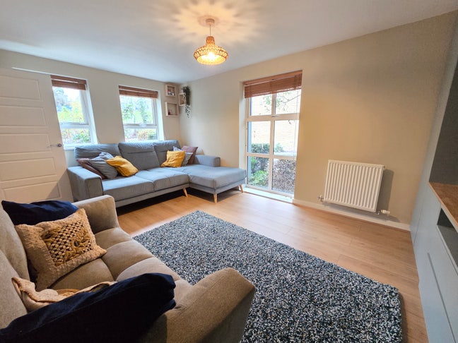 Modern Part-Furnished Semi-Detached 3-Bedroom Hs Main Photo