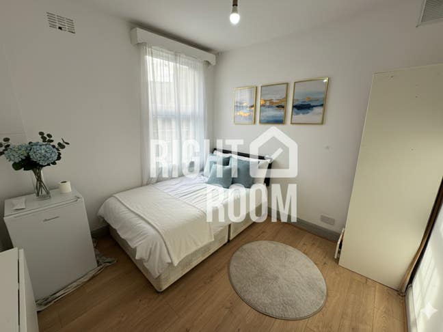 Prime Double Room by Kings Cross St Pancras Main Photo