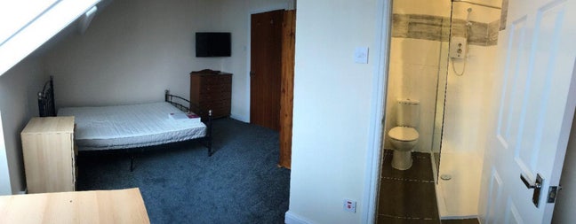 En-Suite Room Available Main Photo