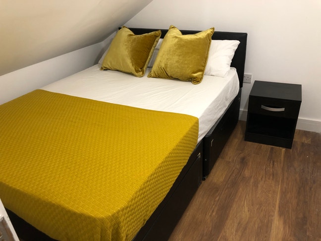 Lovely Ensuite room near Woolwich Station  Main Photo