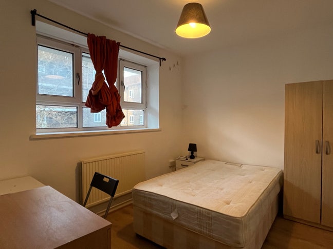 *Bright double room, 5m to Stockwell Main Photo