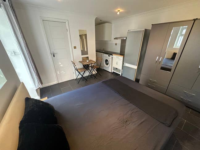 Lovely Studio 10 Mins from Bakerloo Line Main Photo