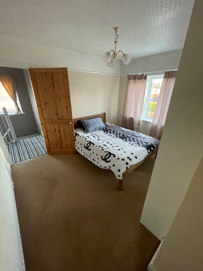 Double Room For Rent Main Photo