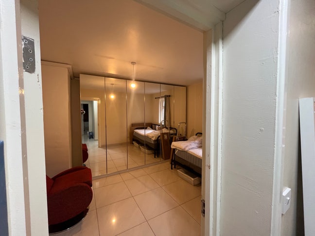 2-Bedroom Flat/3-4 minute walk from Northolt tube Main Photo