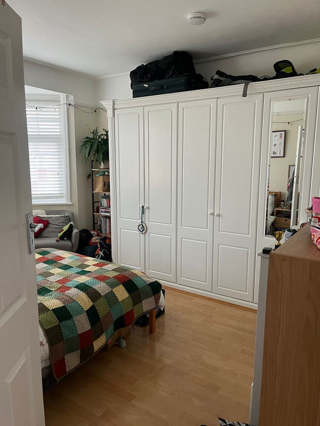 Room available in big house Main Photo