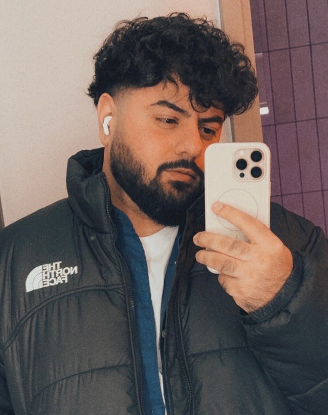 Hi, I’m a 30-year-old professional looking ... Main Photo