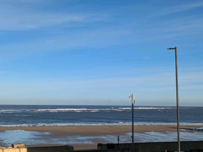 1 Bed Apartment with Glorious Seaviews Main Photo