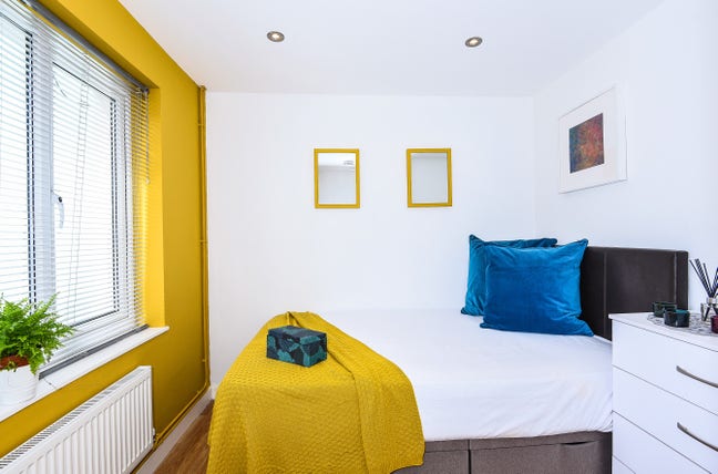 Bright & Airy Double in Bracknell (All Bills Incl) Main Photo