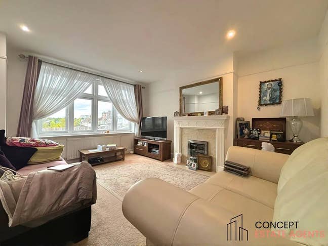 Lovely 3 Bed Home on Edinburgh Road, Sutton - SM1 Main Photo