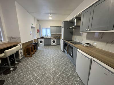 ✨ Brand new! Spacious rooms Prescot Rd, St Helens Main Photo