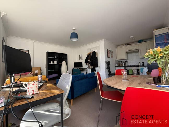 Bright 1 bed Flat Near Tooting Bec Station, SW17   Main Photo