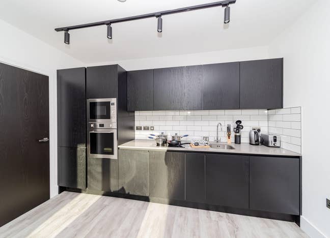 Icon Tower W3 Large two bedroom Concierge Gym MORE Main Photo