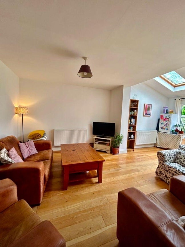 Small Double in Putney House Share- Inc. All Bills Main Photo