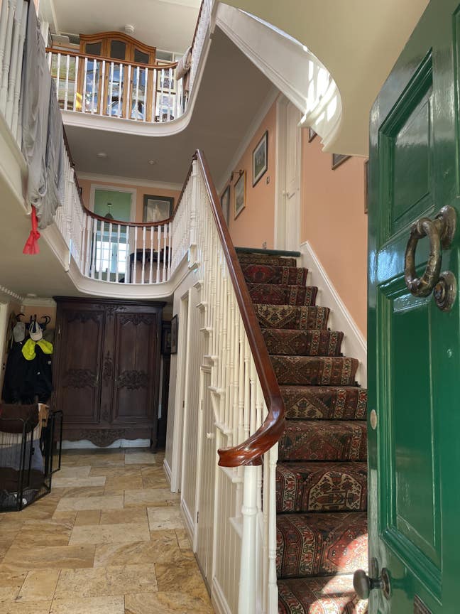 Self contained, 2nd floor flat in rural Itchenor Main Photo