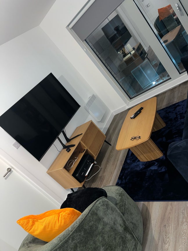 Furnished spacious room Main Photo