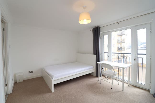 🔥 Double Rooms Minutes from Canary Wharf  Main Photo