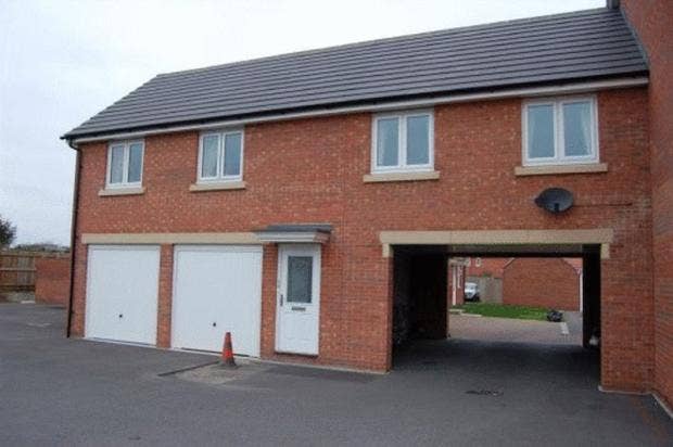 Double Bedroom in Shared property Main Photo