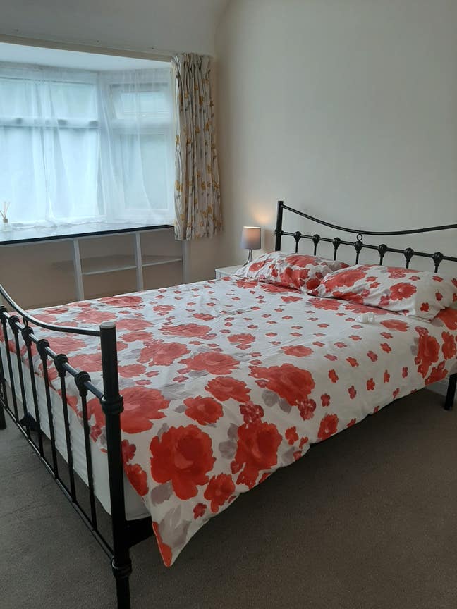 Double room in Wembley  Main Photo