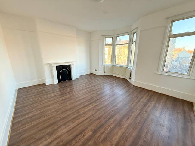 🏡Spacious Rooms - Fully refurbished - Forest Gate Main Photo