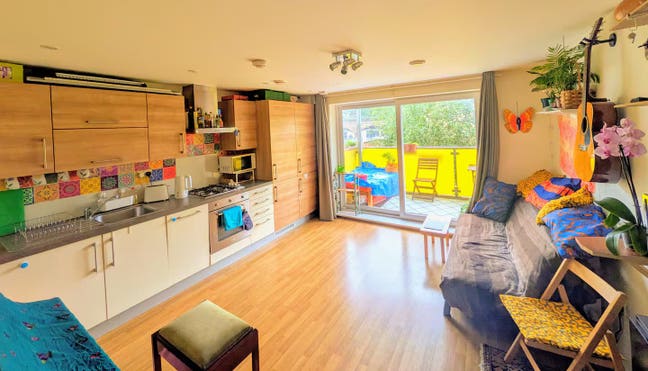 East London Entire Flat 2 Month Sublet Main Photo