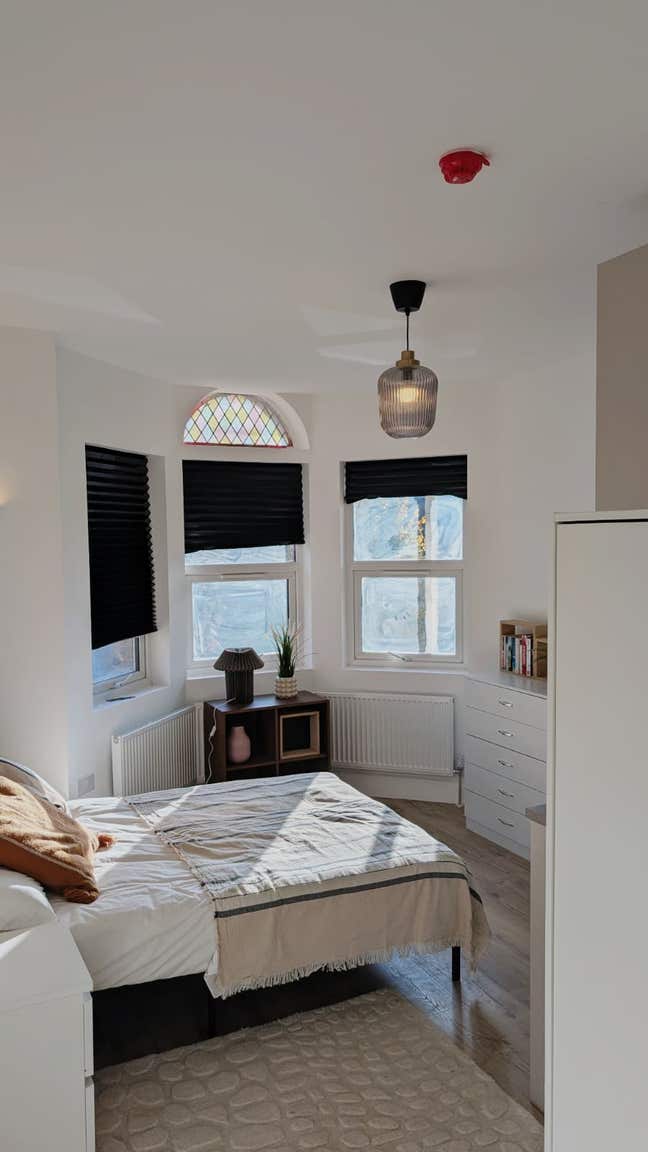 Stylish Studio in Prime Ealing Location W52LA Main Photo