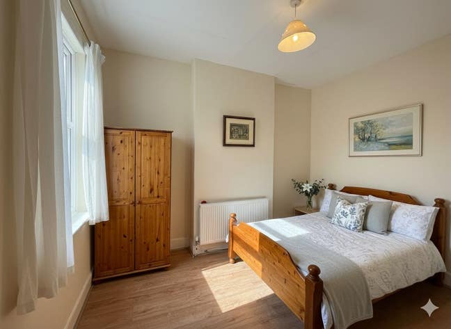 3 Stunning Rooms | Portsmouth PO5 | Ready Now Main Photo