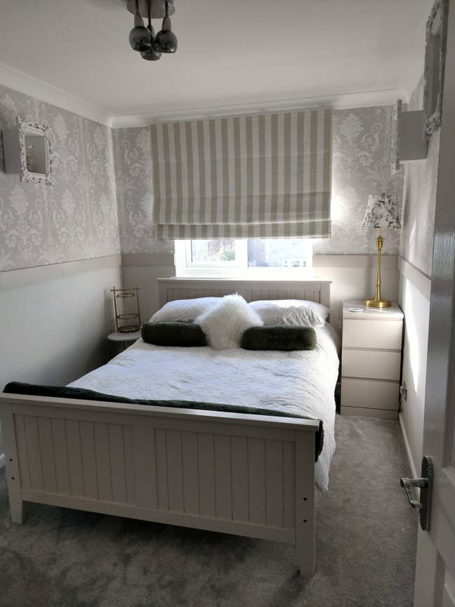 Double bedroom in a Professional Houseshare Main Photo