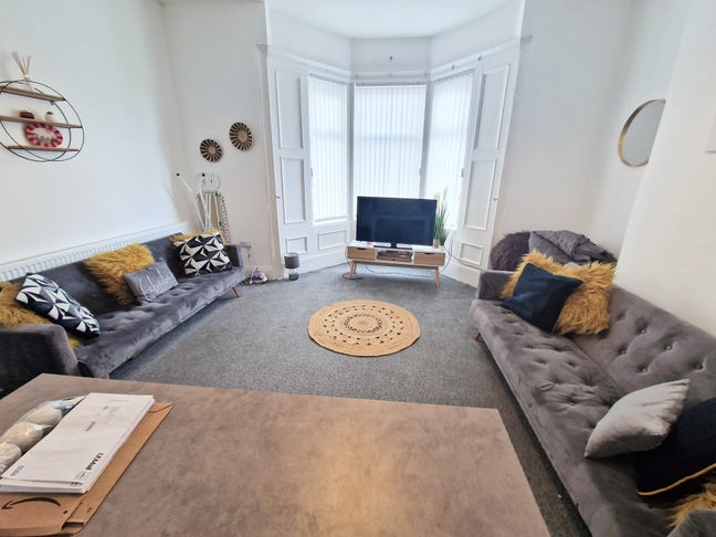 Double Room - 3 Bathrooms - Close to City Centre Main Photo