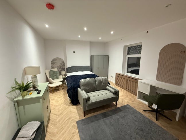 Brand New Charming Character House  Main Photo