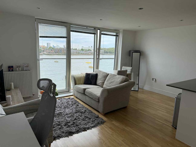 Riverside 1 Bed Flat Cutty Sark Greenwich Main Photo