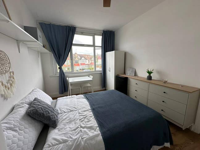 Bedrooms to Rent - N17 Main Photo