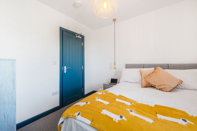 Spacious Double | Modern House | *No Deposit ✈️ Main Photo