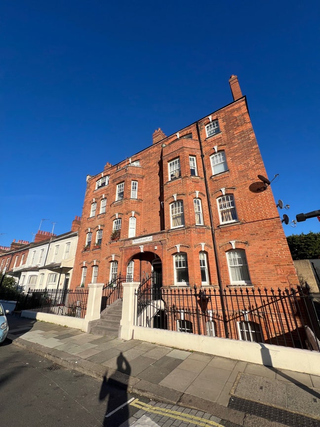 1 double bedroom available - West Kensington  Main Photo