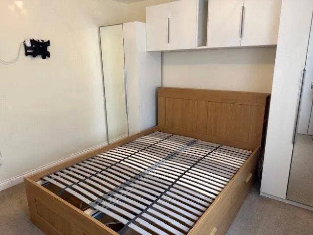 Double room in Perivale Main Photo