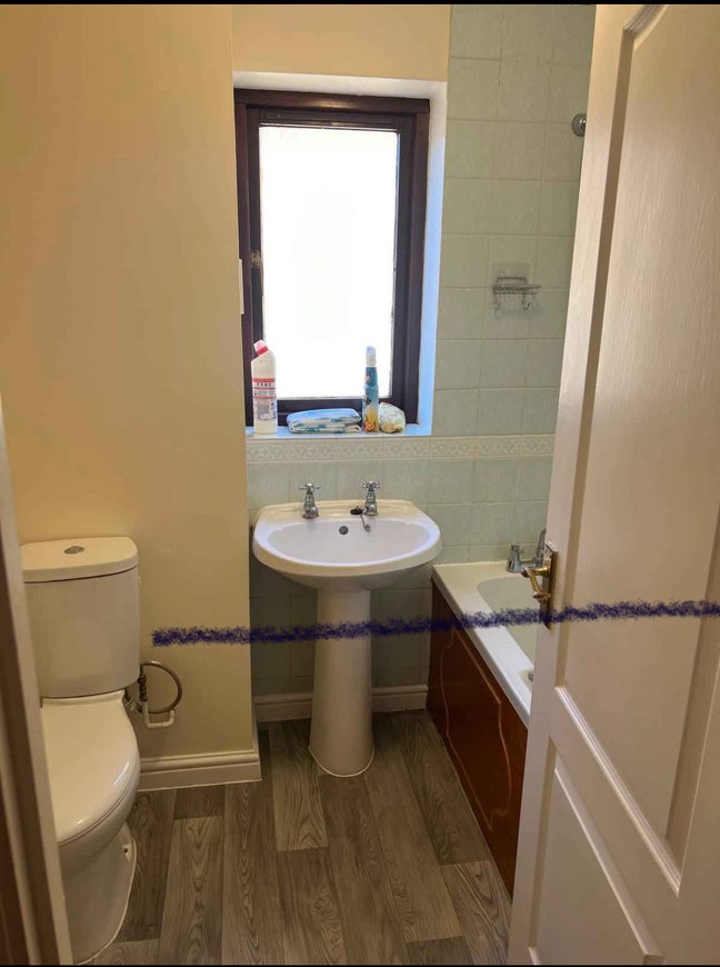 Double bedroom available  Main Photo