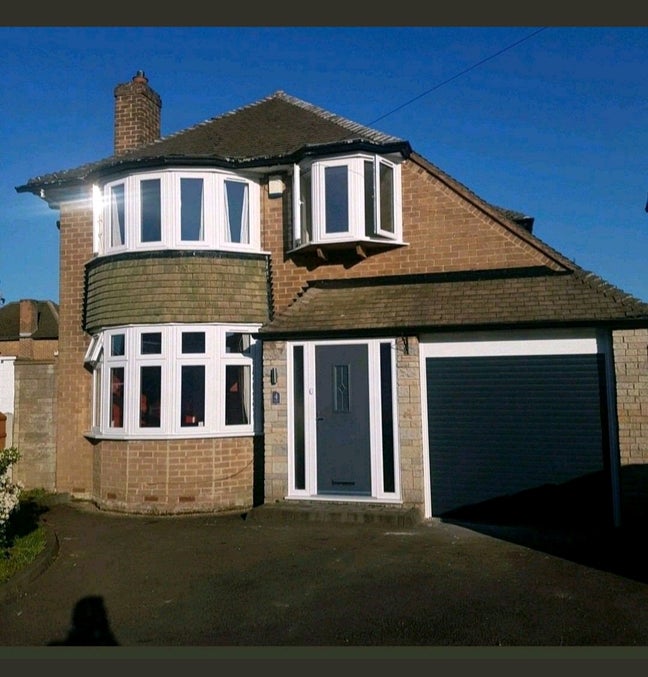 Double room in shared house Main Photo