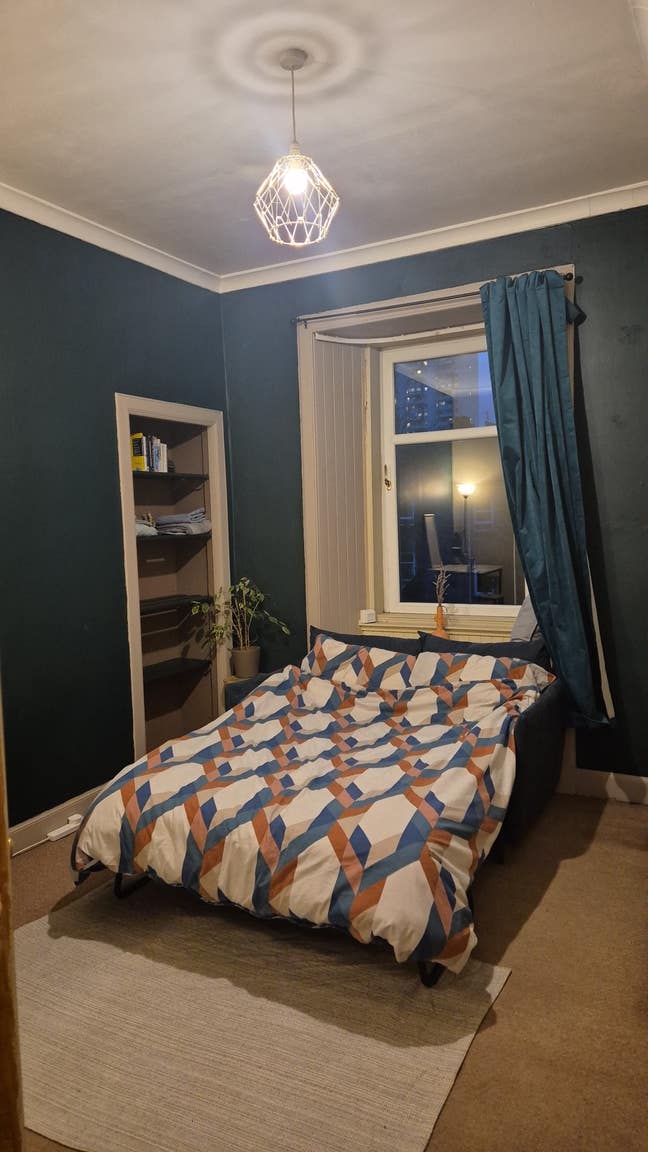 Large Double Room - Near Subway Main Photo