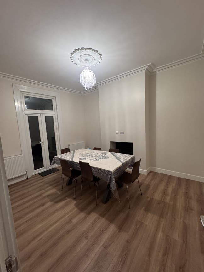 Double Bed Room - For Vegetarian only, No Smoking Main Photo